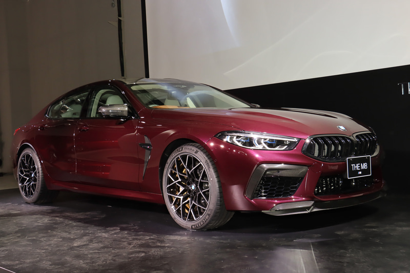 ボディサイズは5105×1945×1420mm（全長×全幅×全高）、ホイールベースは3025mm。車両重量は2000kg