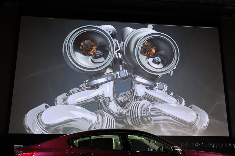 625PS/750Nmを発生するS63B44B型エンジンでは「クロスバンク・ツインターボ」を採用