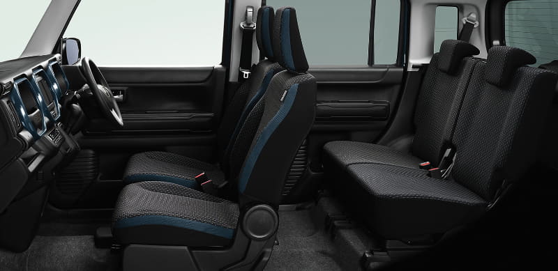 ホイールベースを延長し後席の足下空間を確保