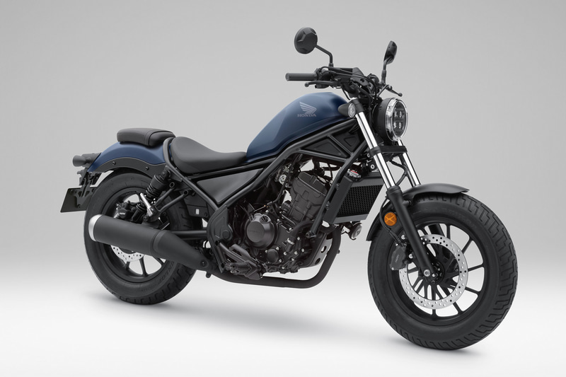 新色の「マットジーンズブルーメタリック」