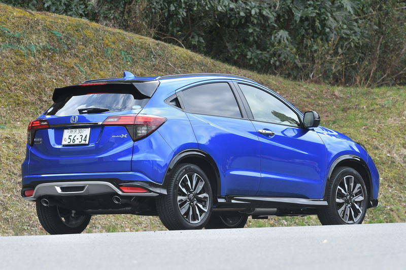 アルミホイールはFFが18インチ、4WDが17インチの設定となる。それぞれ剛性にもこだわって作ったオリジナルホイールとなる