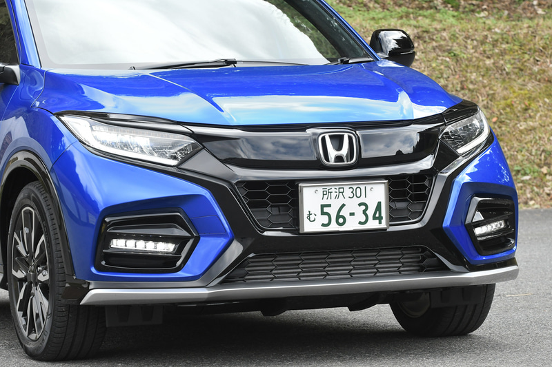 走行時に当たる風をきれいに流すことを考えた形状になっている。特に車体中央部をリアまで真っ直ぐに通るように2本のフィンが造形されている