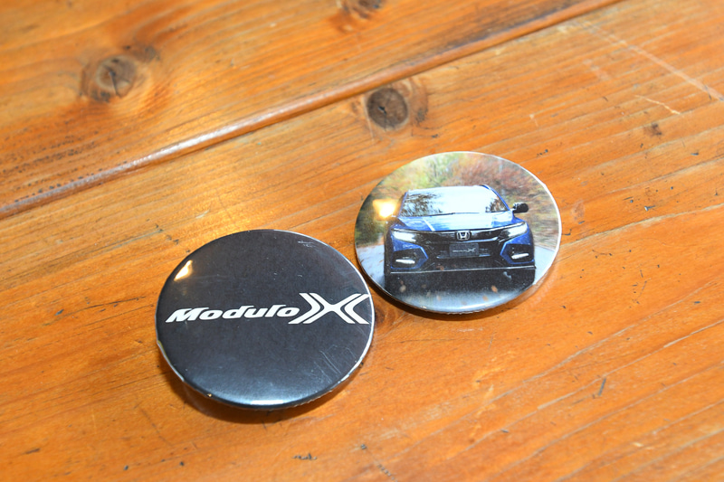 こちらは参加者が自由に作ることができるModulo Xオリジナル缶バッジ。3種のデザインが用意されていた