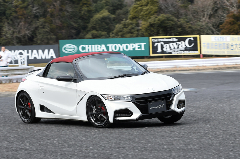 幅を狭くしてある区間もハイペースで姿勢安定のままきれいに走り抜ける土屋氏。かなり攻め込んだ走りをしてくれた