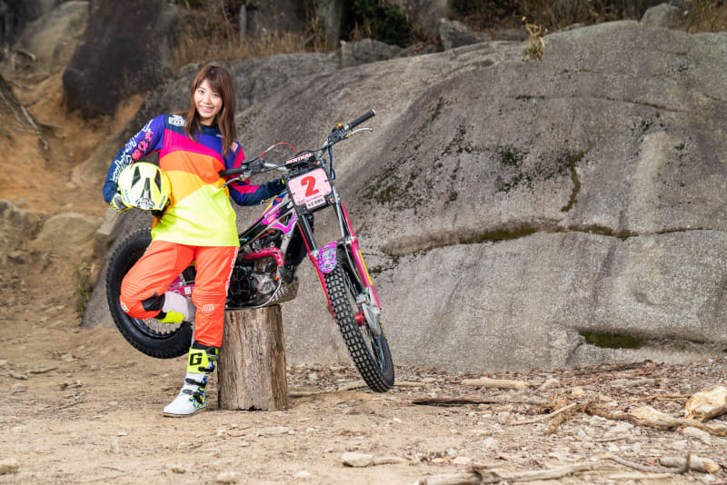 国際A級スーパークラスライダー 藤原慎也選手（左）、レディースライダー 小玉絵里加選手（右）による「トライアルパフォーマンス」