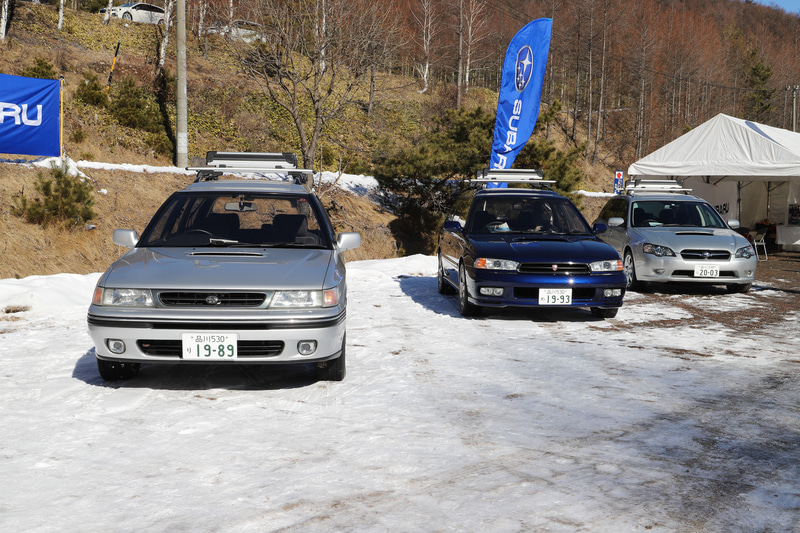 歴代レガシィの初代、2代目、4代目を展示