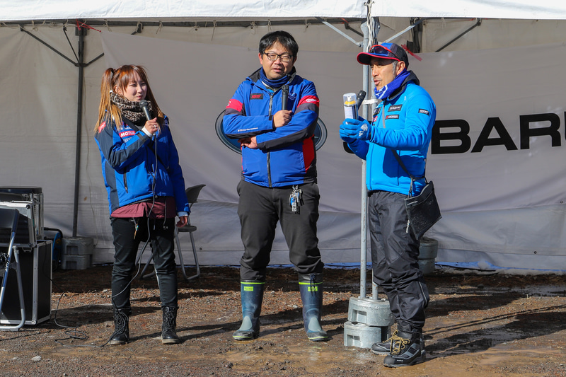 10時～、15時～は自動車ジャーナリストのマリオ高野氏がトークショーを実施