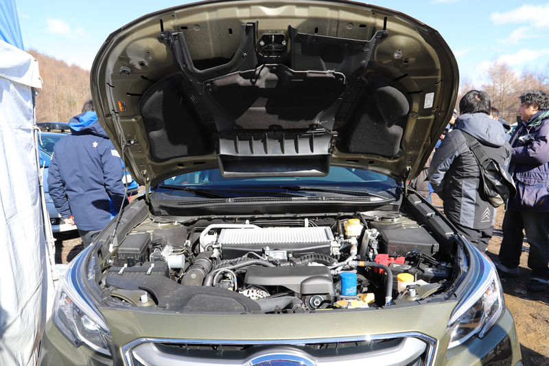 エンジンルームも見ることができた