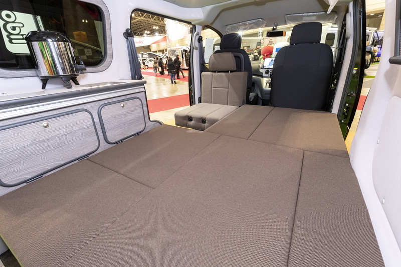 ベッド長は運転席側で185cmを確保