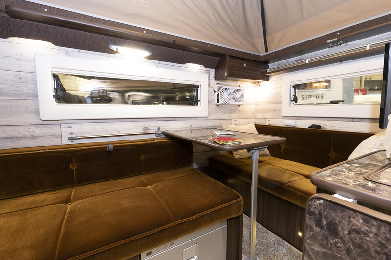 専用シェルを装着することで大型キャンパー並みの快適性を実現