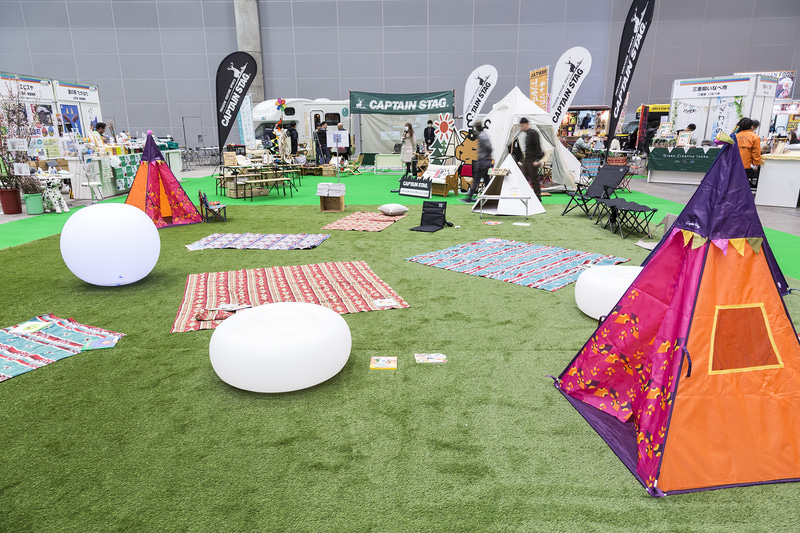 広場の奥に位置するキャプテンスタッグブース