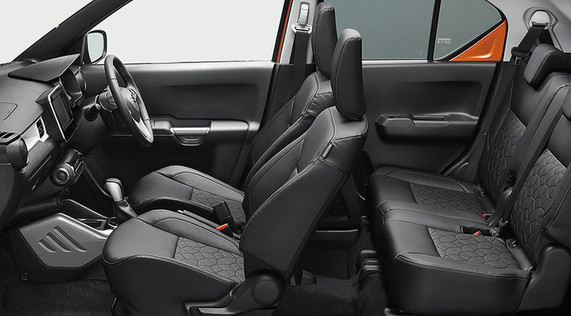 HYBRID MFのガンメタリックインテリア