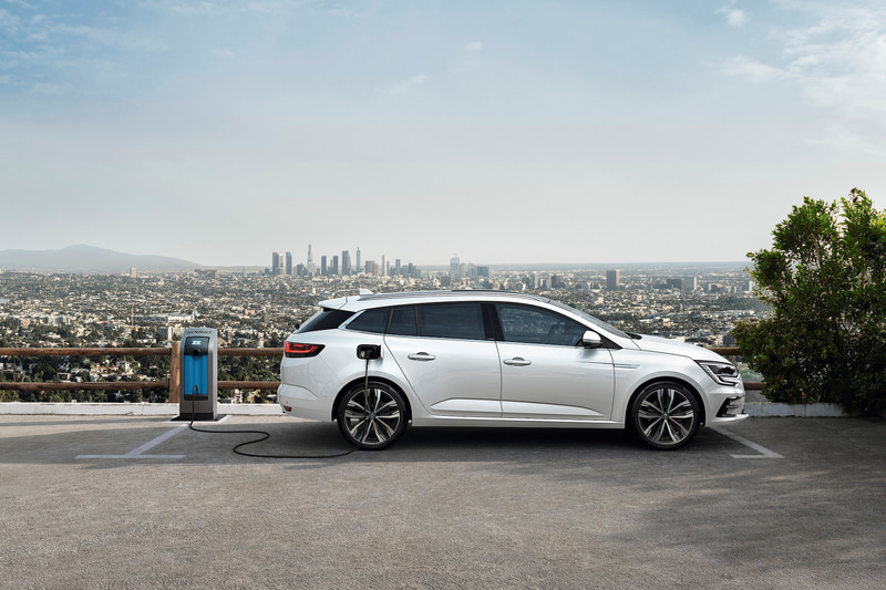 「メガーヌ E-TECH プラグイン」を新設定