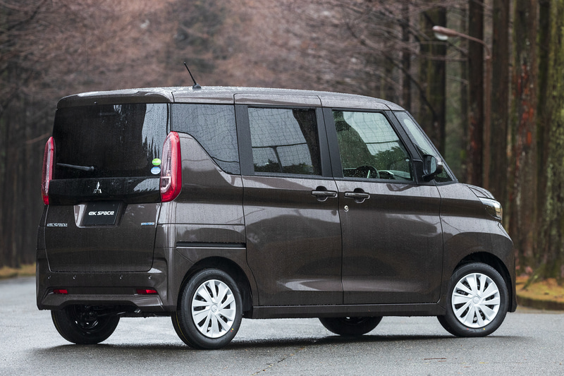 撮影車両はGグレード。ボディカラーは有料色となるオークブラウンメタリック