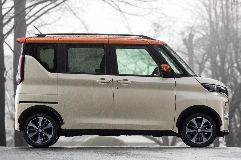 撮影車両はターボエンジン車のTグレード。ボディカラーはナチュラルアイボリーメタリックとサンシャインオレンジメタリックルーフの2トーン