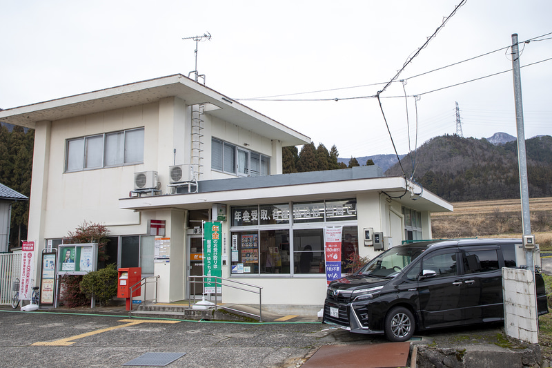 近助タクシーの受付窓口を担当する浄法寺郵便局