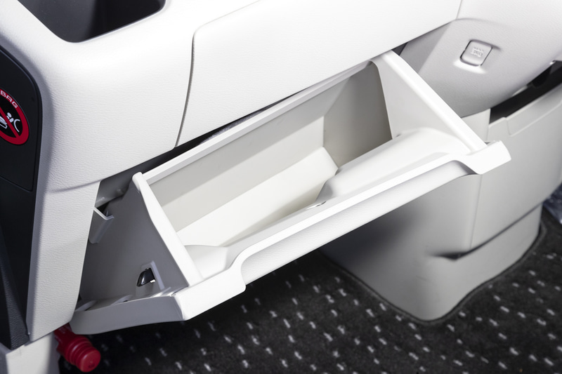 グローブボックス