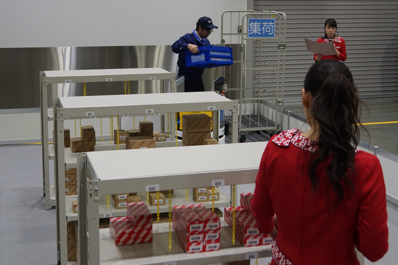 ピッキング作業が終了すると自律走行で集荷場に向かう