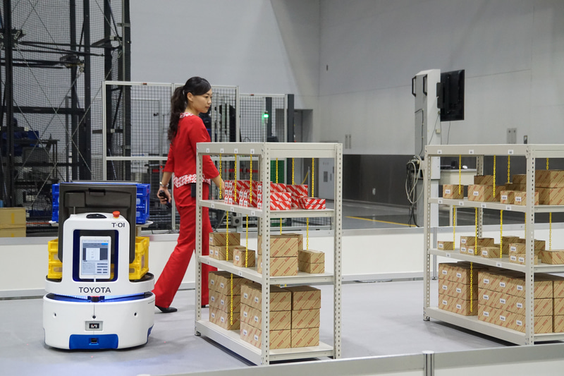 人の動きに追従して動く「AiR-T」