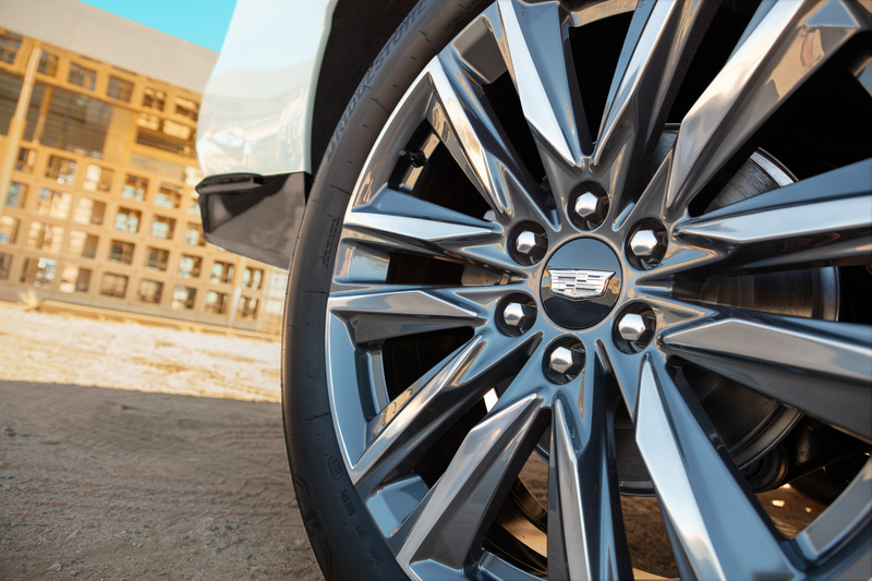 ホイールは22インチが標準