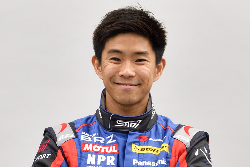 新井敏弘選手（左）、井口卓人選手（中央）、山内英輝選手（右）の3選手が参加