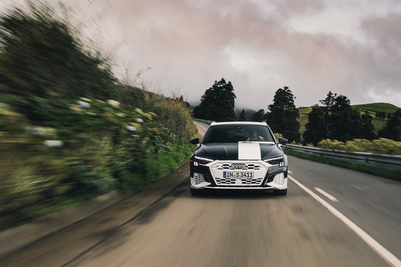 カモフラージュされる新型A3 スポーツバック