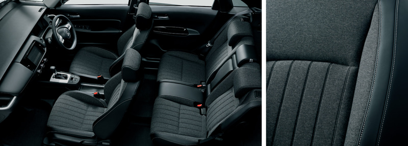 HOMEは表皮がプライムスムース×ナチュラルテキスタイルとなるコンビシートを採用。内装色はソフトグレーとブラックの2種類