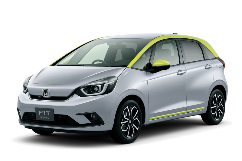 フィット NESS。ピラー上部やドアミラー、ドアパネル下部がライムグリーンとなる「アクセント2トーンカラー」はNESS専用