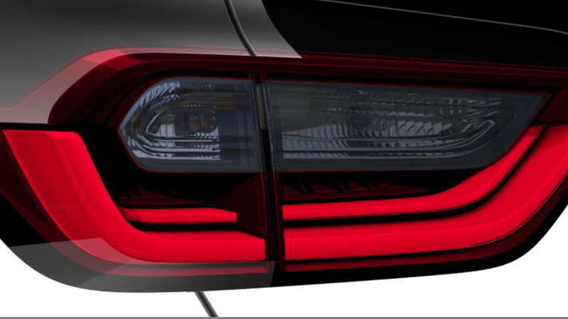 ハイブリッドモデルのリアコンビネーションランプは、ヘッドライト内のデイタイムランニングランプと共通イメージのデザインとなっている