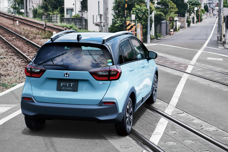 高剛性化したボディと前後サスペンションのダンパー取り付け点の強化により、快適な乗り心地と安定感ある走りを両立