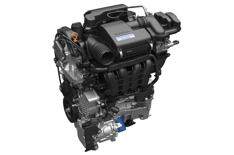 e：HEVで採用される直列4気筒DOHC 1.5リッターエンジン「LEB」型。最高出力72kW（98PS）/5600-6400rpm、最大トルク127Nm（13.0kgm）/4500-5000rpmを発生。40％以上という最大熱効率によって発電用モーターを駆動させるほか、高速道路のクルージング走行ではクラッチを介してタイヤに直結する