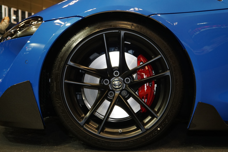 展示車両はカスタマイズパーツを装着したコンセプトモデルとの位置付けとなる