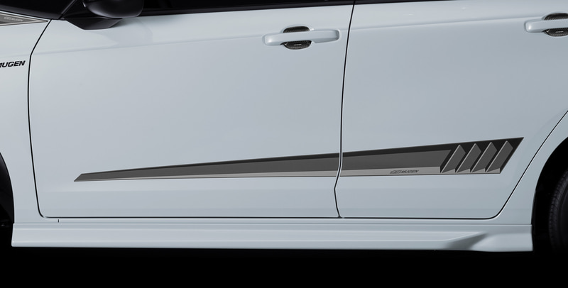 サイドボディデカール（単体価格：1万4300円）