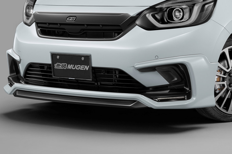 フロントアンダースポイラー（単体価格：カラード仕上げ7万1500円/未塗装6万500円）