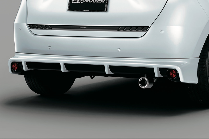 リアアンダースポイラー（単体価格：カラード仕上げ6万6000円/未塗装5万5000円）