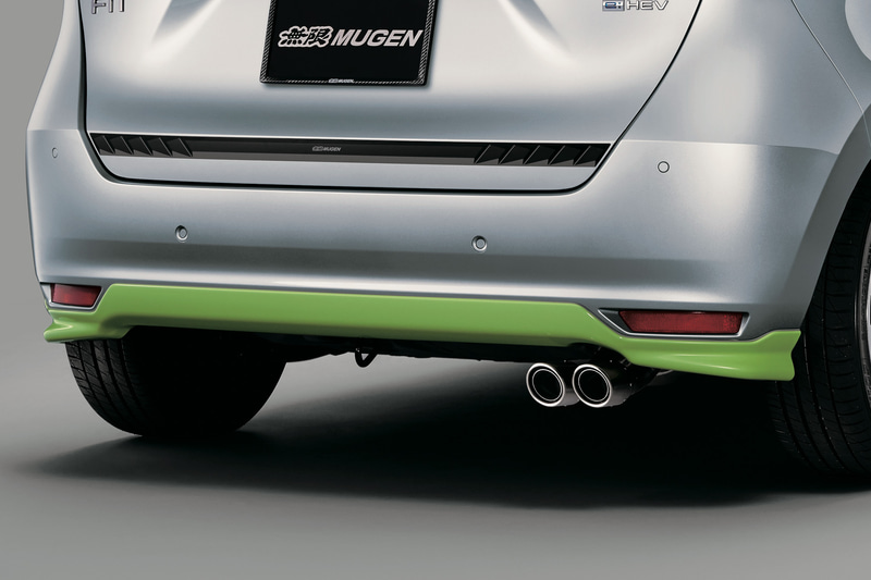 リアアンダースポイラー（単体価格：カラード仕上げ5万5000円/未塗装4万4000円）