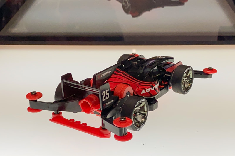 「TOKYO AUTO SALON 2020」で展示された「SF19」のADVANカラーを再現