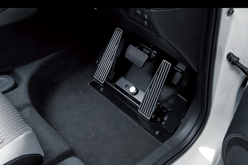 左足用アクセルペダル（Bタイプ）