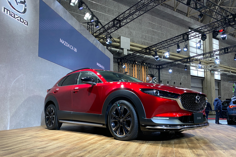 アクセサリーパッケージ装着＋カスタマイズショー特別架装車の参考出品車「MAZDA CX-30 SIGNATURE STYLE」