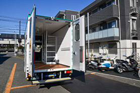 トラック後方からの視点