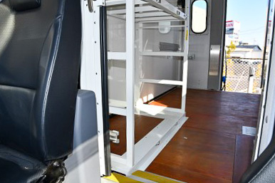 運転席から荷台への視点