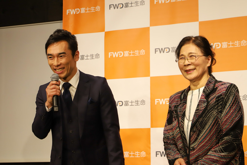 琢磨選手は母親と一緒に初めて公の場に出るということで「少し恥ずかしい」と語った