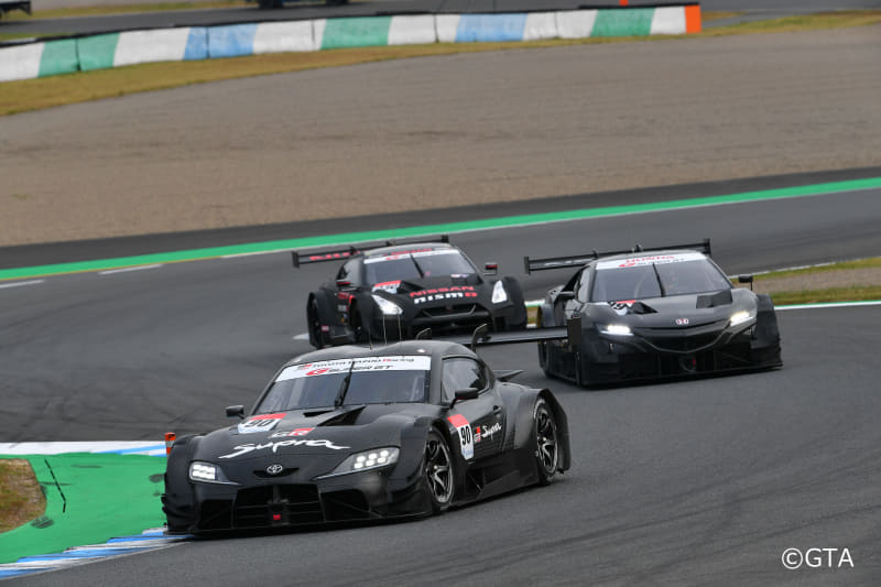 SUPER GT GT500クラスの2020年参戦マシンが3メーカーそろって鈴鹿を走る