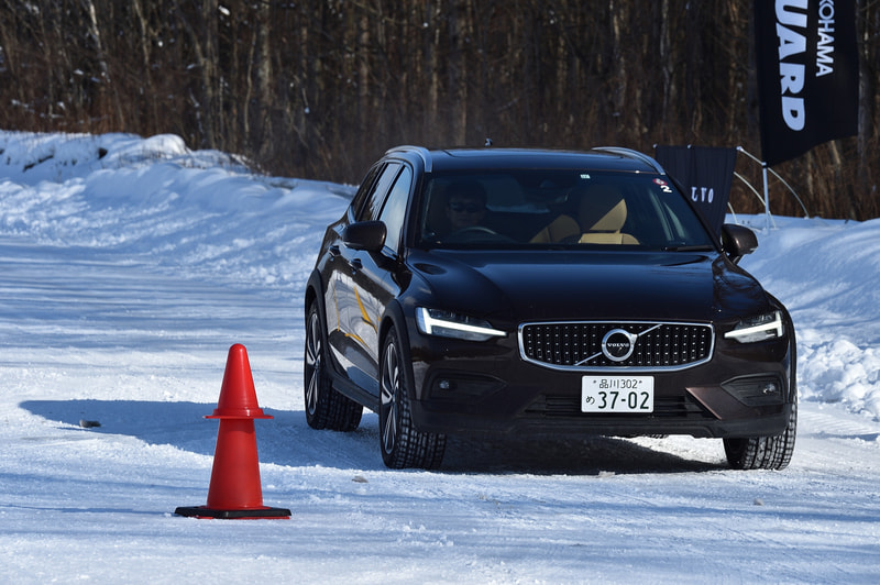広い場所ということもあり、フルブレーキはまったく怖くない