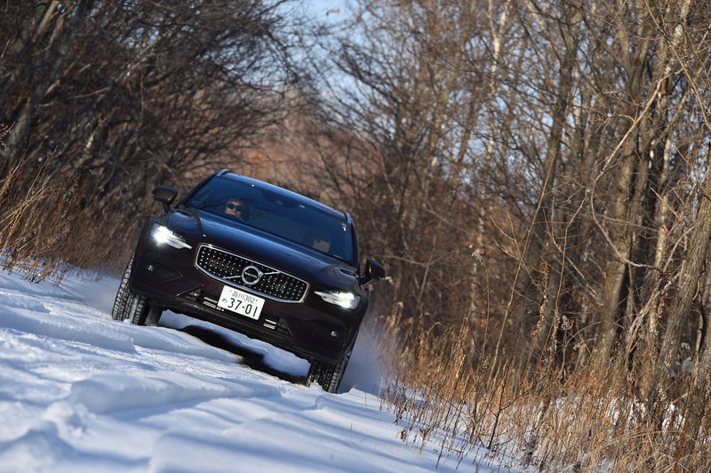圧雪された幹線道路から新雪の残る裏道あで、危うさを感じることなくスイスイ走れた