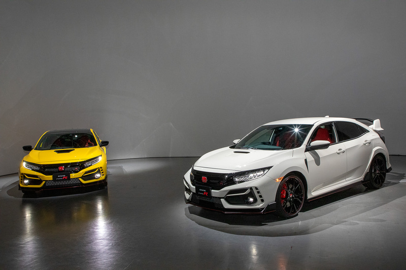 シビック TYPE R リミテッドエディション（左）、シビック TYPE R（右）
