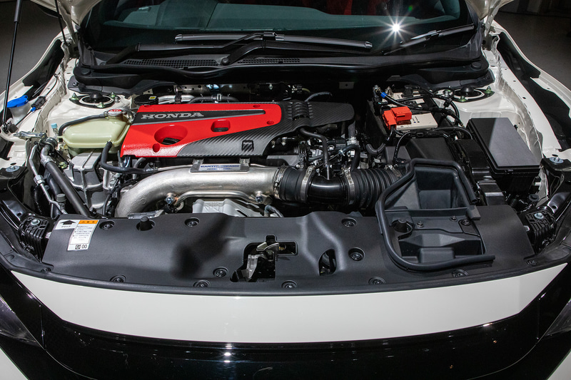 説明会ではエンジンに関する変更情報はなかった。ただし、冷却性能が向上しているので、サーキットを連続周回しても安定してパフォーマンスを発揮できるようになった