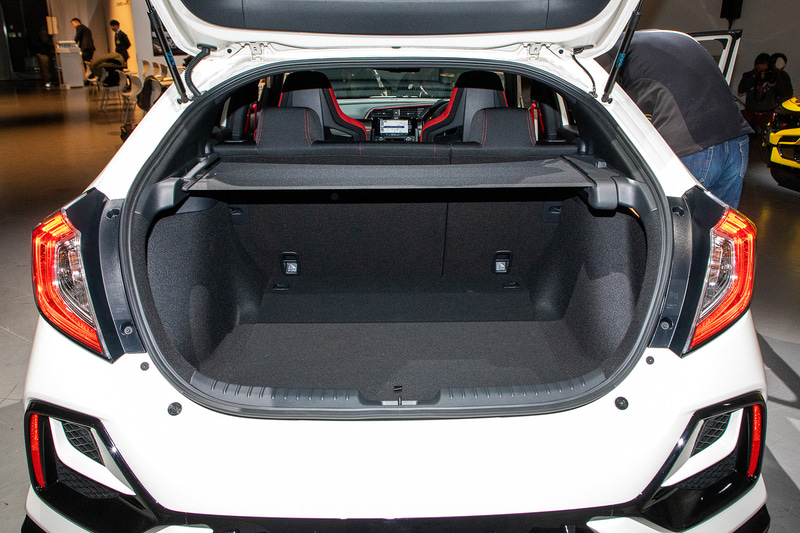 ラゲッジルームも変更はなし