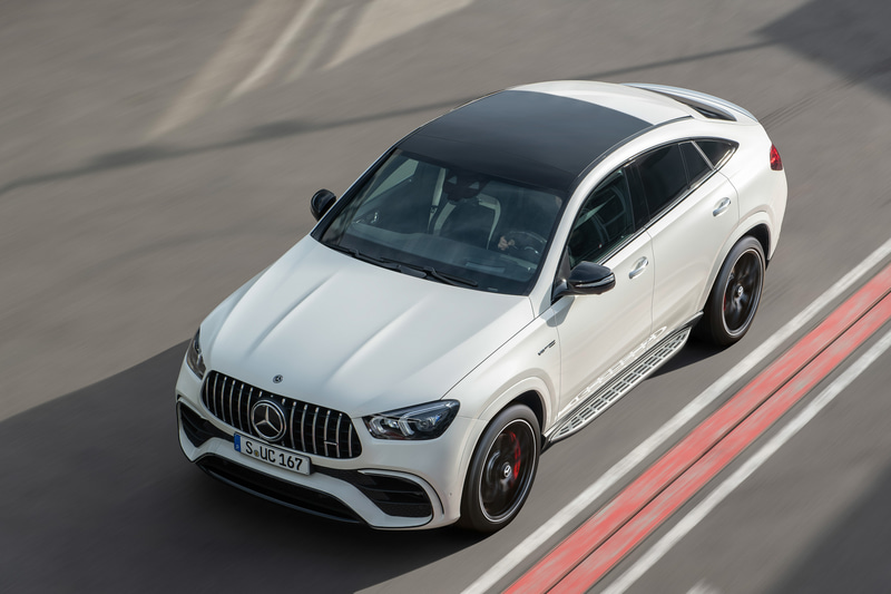 GLE 63 Sは最高出力450kW（612HP）5750-6500rpm、最大トルク850Nm2500-4500rpmを発生するV型8気筒 4.0リッターツインターボエンジンを搭載。48Vハイブリッドシステムの「EQブースタースターターオルタネーター」を組み合わせる