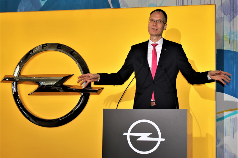 独オペルオートモビル CEOおよびGroupe PSA執行役員のミヒャエル・ローシェラー氏